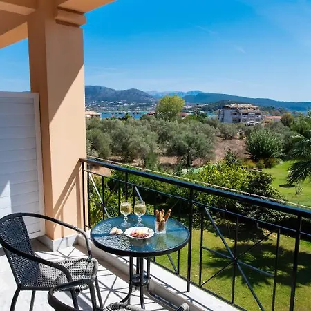 Artemis Hotel *